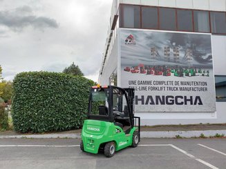 Carrello elevatore frontale a 4 ruote Hangcha XC25i
