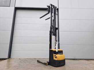 Carrello stoccatore a razze larghe Caterpillar NSP16N2S