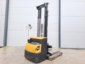 Carrello stoccatore a razze larghe Caterpillar NSP16N2S