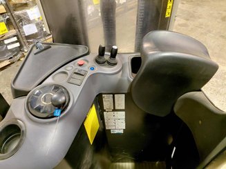 Stoccatori con pedana Caterpillar NSR20N