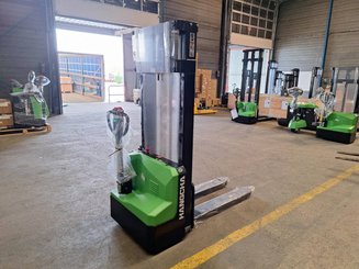 Stoccatori guida in accompagnamento Hangcha CDD12-A2MC2-ISZ