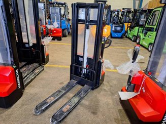 Stoccatori guida in accompagnamento Hangcha CDD12-A2MC2-SZ