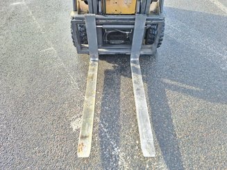 Carrello elevatore frontale a 3 ruote Caterpillar EP20NT