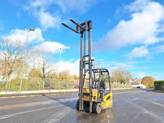 Carrello elevatore frontale a 3 ruote Caterpillar EP20NT