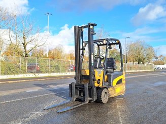 Carrello elevatore frontale a 3 ruote Caterpillar EP20NT