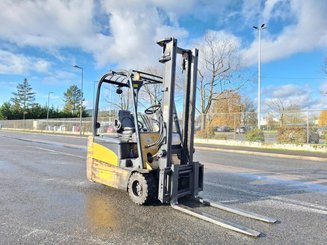 Carrello elevatore frontale a 3 ruote Caterpillar EP20NT - 1