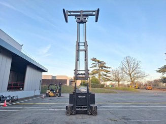 Carrelli retrattili multidirezionali Caterpillar NRM20K