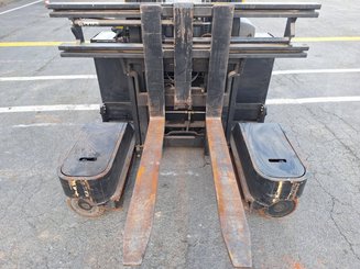 Carrelli retrattili multidirezionali Caterpillar NRM20K