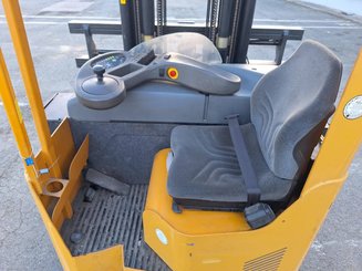 Carrelli retrattili multidirezionali Caterpillar NRM20K
