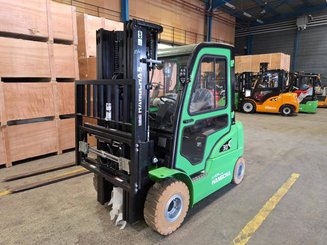 Carrello elevatore frontale a 4 ruote Hangcha XC30i