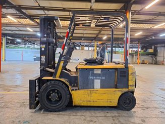 Carrello elevatore frontale a 4 ruote Caterpillar EP30K-PAC