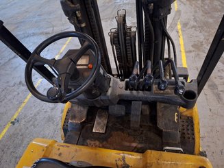 Carrello elevatore frontale a 4 ruote Caterpillar EP30K-PAC