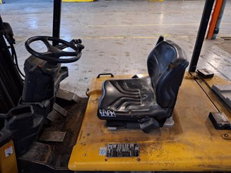 Carrello elevatore frontale a 4 ruote Caterpillar EP30K-PAC