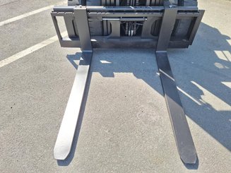 Carrello elevatore frontale a 4 ruote Nissan F04D40Q