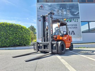 Carrello elevatore frontale a 4 ruote Nissan F04D40Q