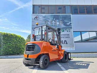 Carrello elevatore frontale a 4 ruote Nissan F04D40Q