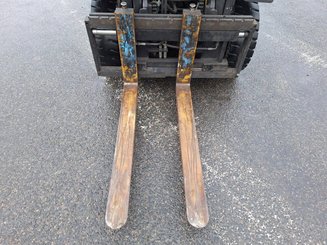 Carrello elevatore frontale a 4 ruote Yale GLP40VX5
