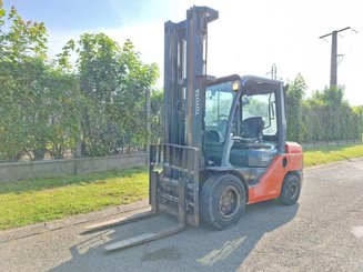 Carrello elevatore frontale a 4 ruote Toyota 52-8FDJF35D - 1