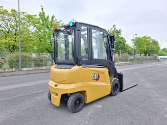 Carrello elevatore frontale a 4 ruote Caterpillar EP30N - 2