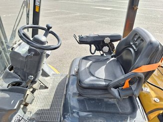 Carrello elevatore frontale a 4 ruote Caterpillar GP25NTD
