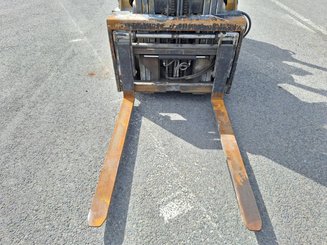 Carrello elevatore frontale a 4 ruote Caterpillar GP25NTD - 10