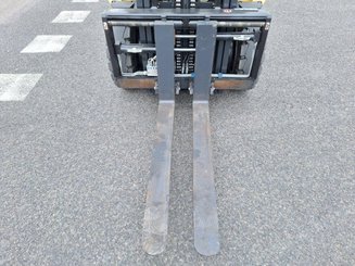 Carrello elevatore frontale a 4 ruote Caterpillar GP35 NTD