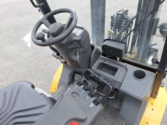 Carrello elevatore frontale a 4 ruote Caterpillar GP35 NTD