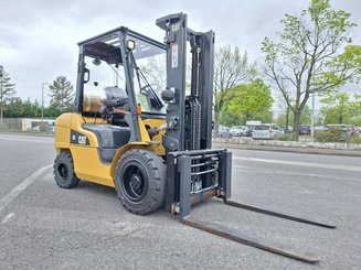 Carrello elevatore frontale a 4 ruote Caterpillar GP35 NTD