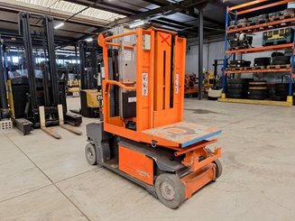 Navicella a gruppo di sollevamento verticale JLG TOUCAN DUO