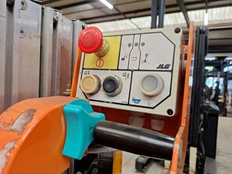 Navicella a gruppo di sollevamento verticale JLG TOUCAN DUO