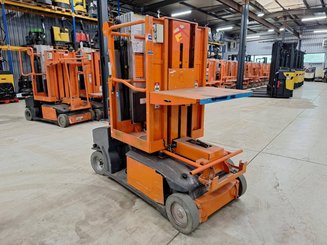 Navicella a gruppo di sollevamento verticale JLG TOUCAN DUO
