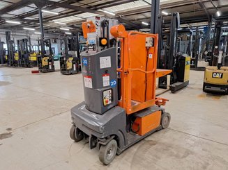 Navicella a gruppo di sollevamento verticale JLG TOUCAN DUO