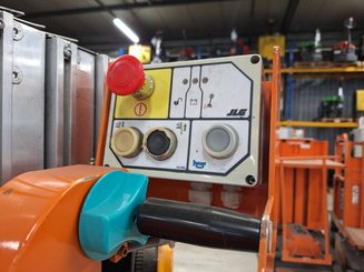Navicella a gruppo di sollevamento verticale JLG TOUCAN DUO
