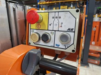 Navicella a gruppo di sollevamento verticale JLG TOUCAN DUO
