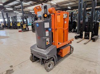 Navicella a gruppo di sollevamento verticale JLG TOUCAN DUO