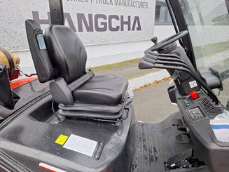 Carrello elevatore frontale a 4 ruote Hangcha XF25G-2