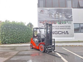 Carrello elevatore frontale a 4 ruote Hangcha XF25G-2