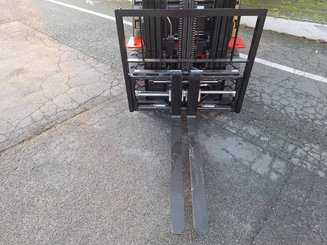 Carrello elevatore frontale a 4 ruote Hangcha XF25G-2