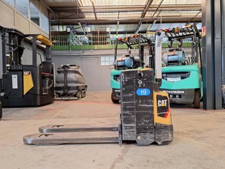 Transpallet guida in accompagnamento Caterpillar NPP20N2