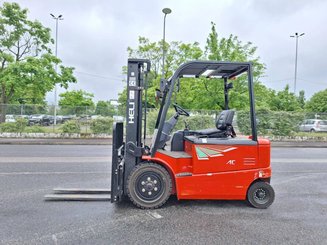 Carrello elevatore frontale a 4 ruote Heli CPD30