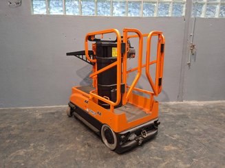 Navicella a gruppo di sollevamento verticale JLG 10MSP