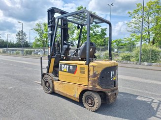 Carrello elevatore frontale a 4 ruote Caterpillar EP25K-PAC