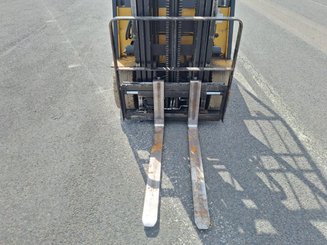 Carrello elevatore frontale a 4 ruote Caterpillar EP25K-PAC