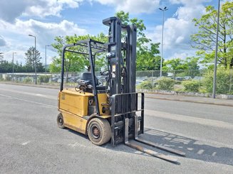 Carrello elevatore frontale a 4 ruote Caterpillar EP25K-PAC