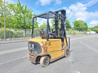 Carrello elevatore frontale a 4 ruote Caterpillar EP25K-PAC