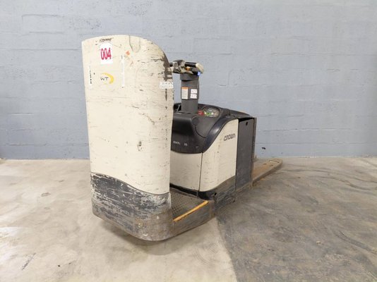 Transpallet con pedana Crown WT3040 2.00 - 1