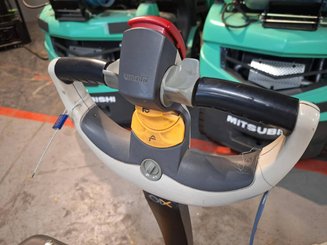 Transpallet guida in accompagnamento Crown WP3015-1.6