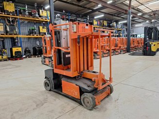 Navicella a gruppo di sollevamento verticale JLG TOUCAN DUO