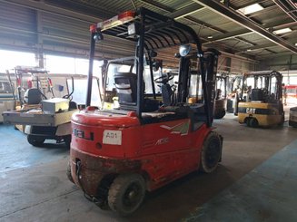 Carrello elevatore frontale a 4 ruote Heli CPD30