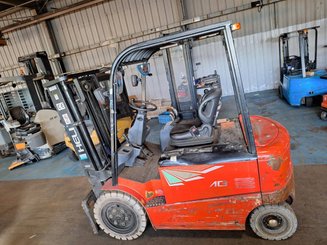 Carrello elevatore frontale a 4 ruote Heli CPD30